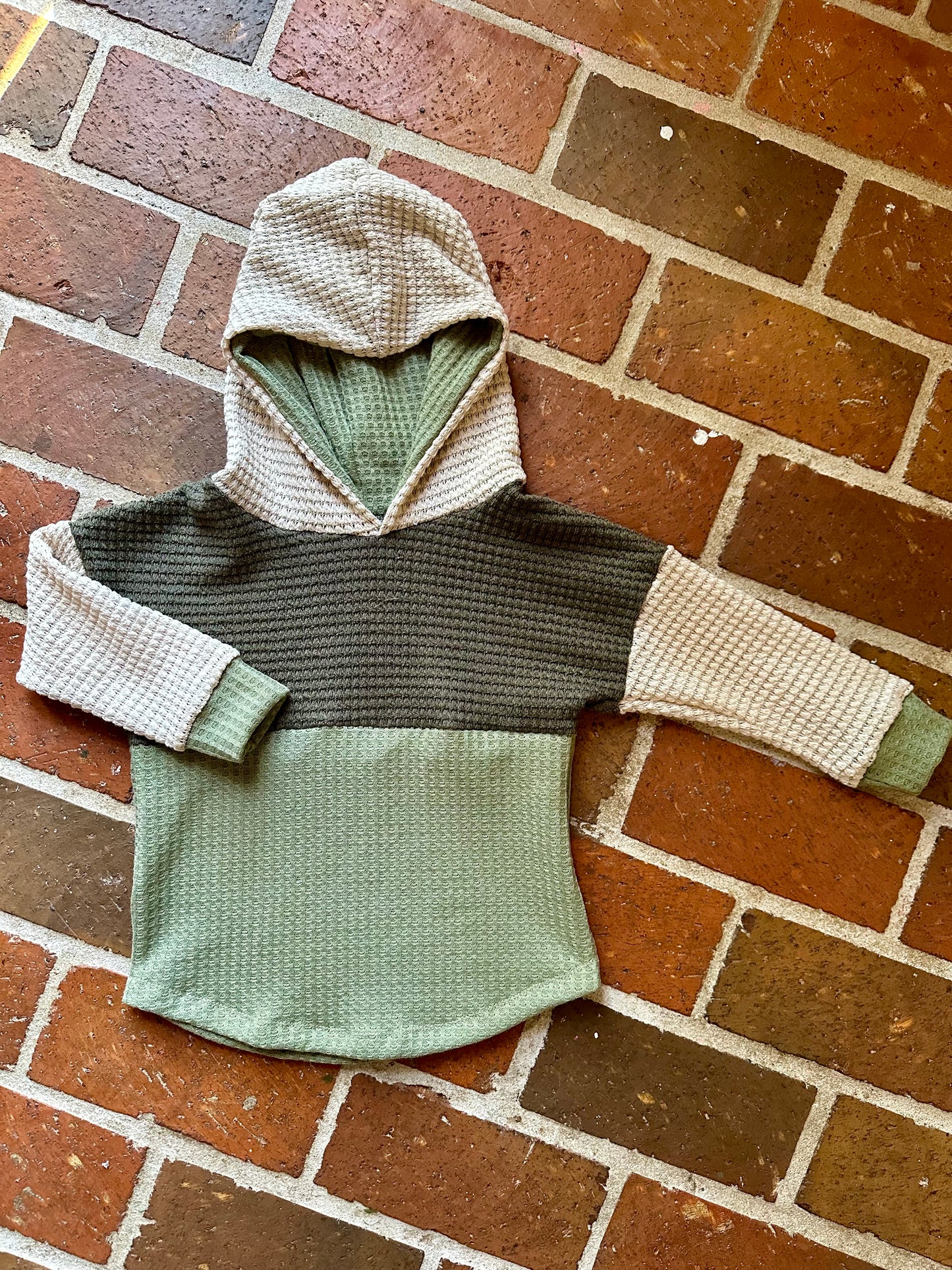 colorblock hooded tee