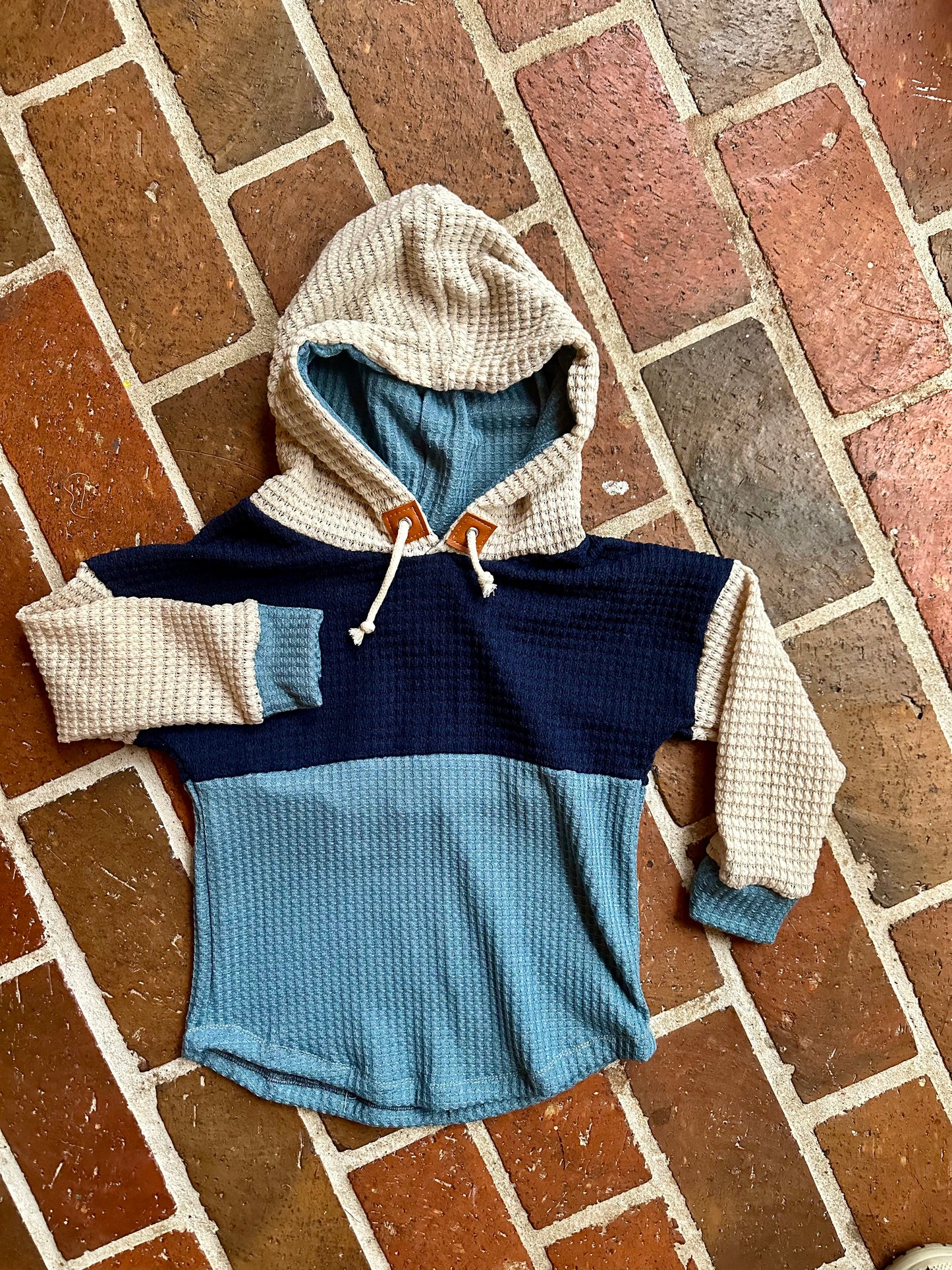 colorblock hooded tee